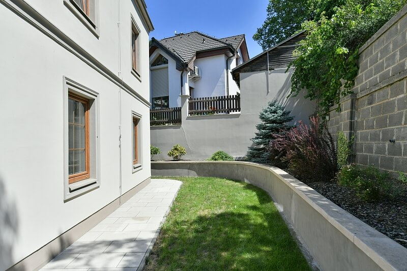 Běžná, Strašnice - Prague 10 | Rent, Apartment Two-bedroom (3+kk), 120 m²