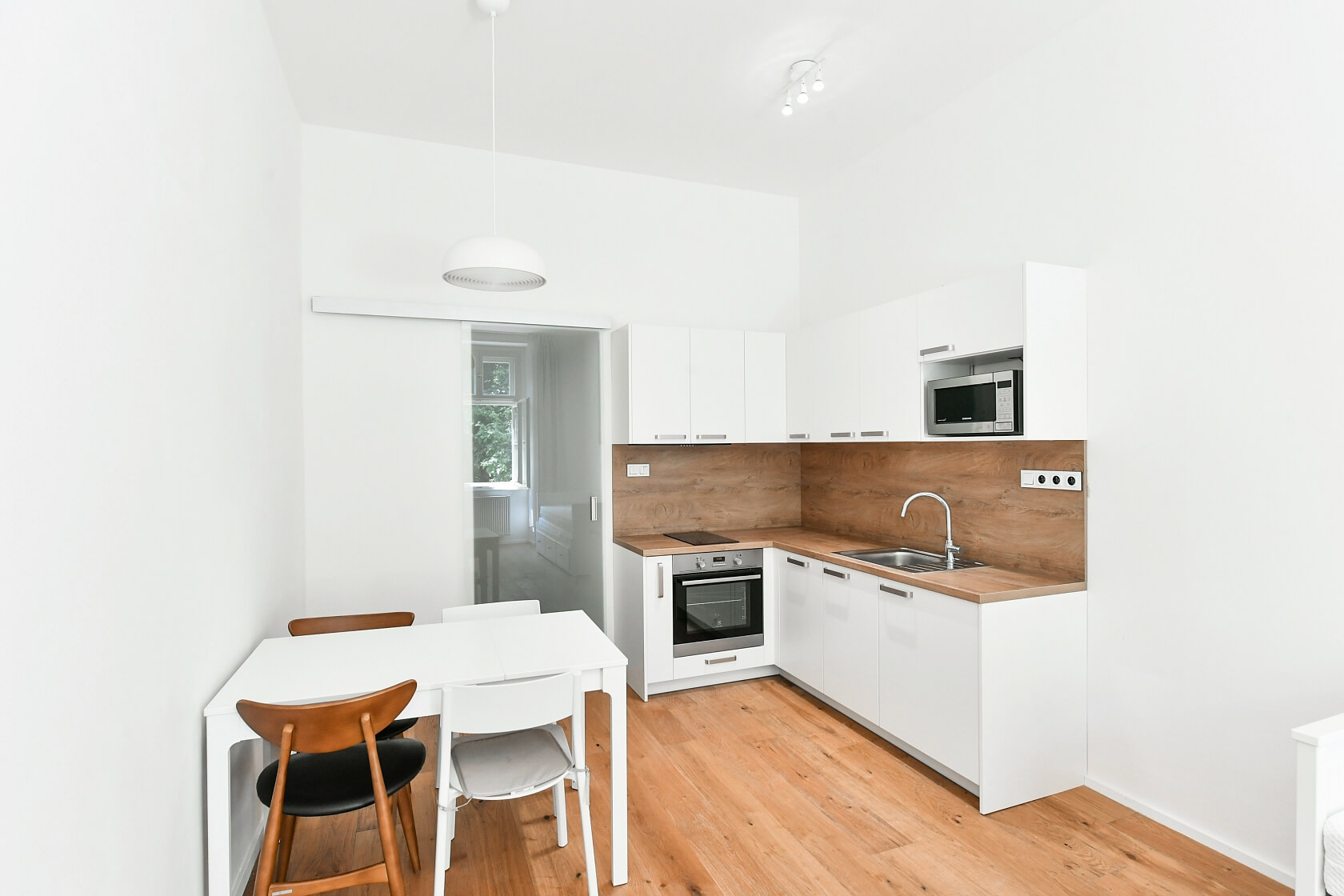 Peckova, Karlín - Praha 8 | Pronájem, Byt 1+kk, 33 m²