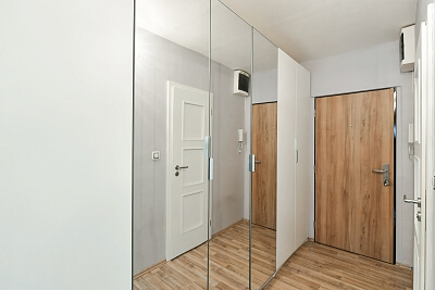 Horákova, Stodůlky - Prague 5 | Sale, Apartment One-bedroom (2+kk), 42 m²