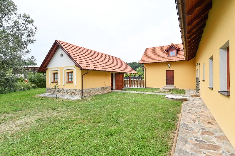 Kaliště u Ondřejova, Kaliště - Praha-východ | Sale, House Four-bedroom (5+kk), 251 m²