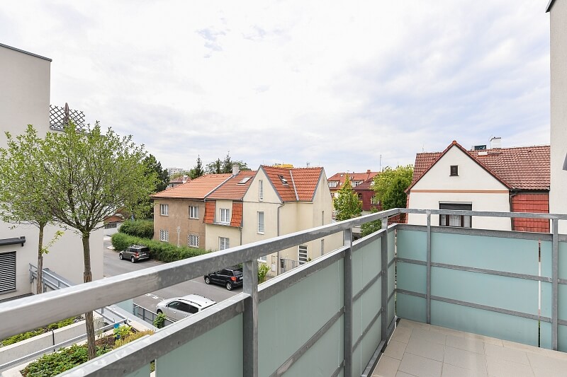 Pod Jarovem, Žižkov - Prague 3 | Sale, Apartment Two-bedroom (3+kk), 77 m²