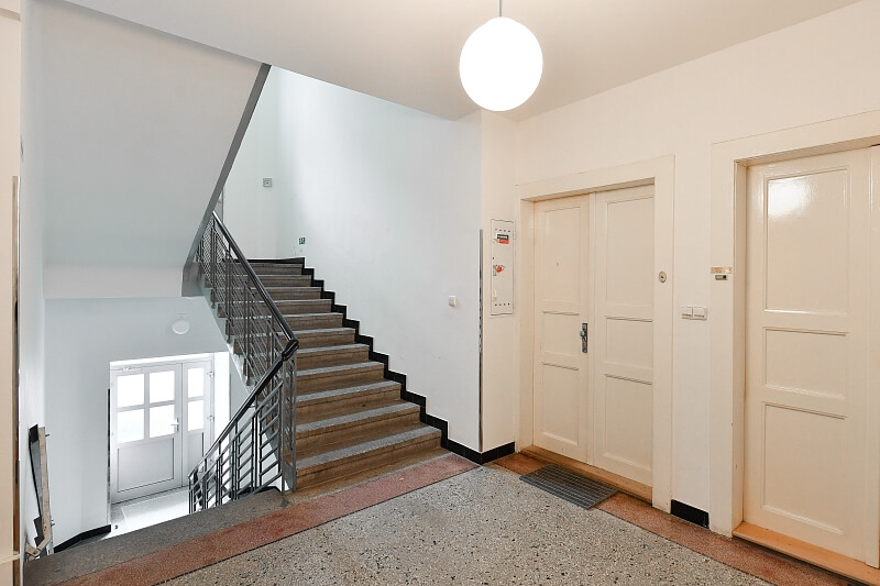 Viklefova, Žižkov - Prague 3 | Sale, Apartment One-bedroom (2+kk), 46 m²