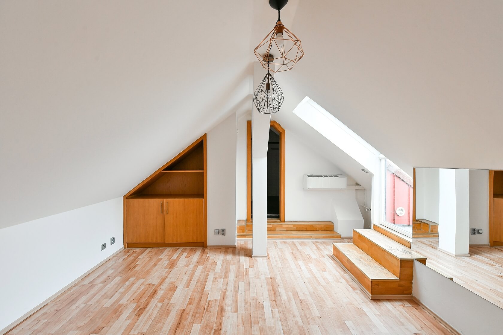 Malá Štěpánská, Nové Město - Prague 2 | Rent, Apartment Two-bedroom (3+1), 145 m²