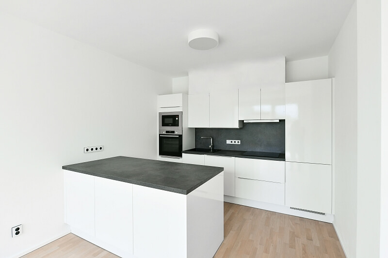 U Trati, Strašnice - Prague 10 | Rent, House Four-bedroom (5+kk), 158 m²