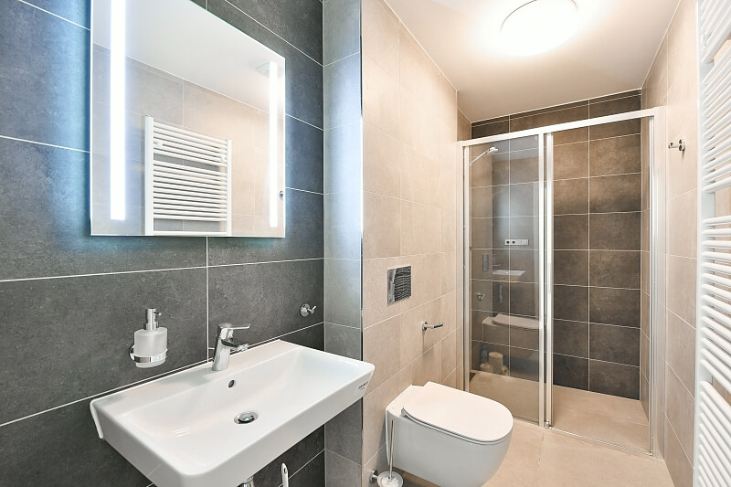 U Trati, Strašnice - Prague 10 | Rent, House Four-bedroom (5+kk), 158 m²