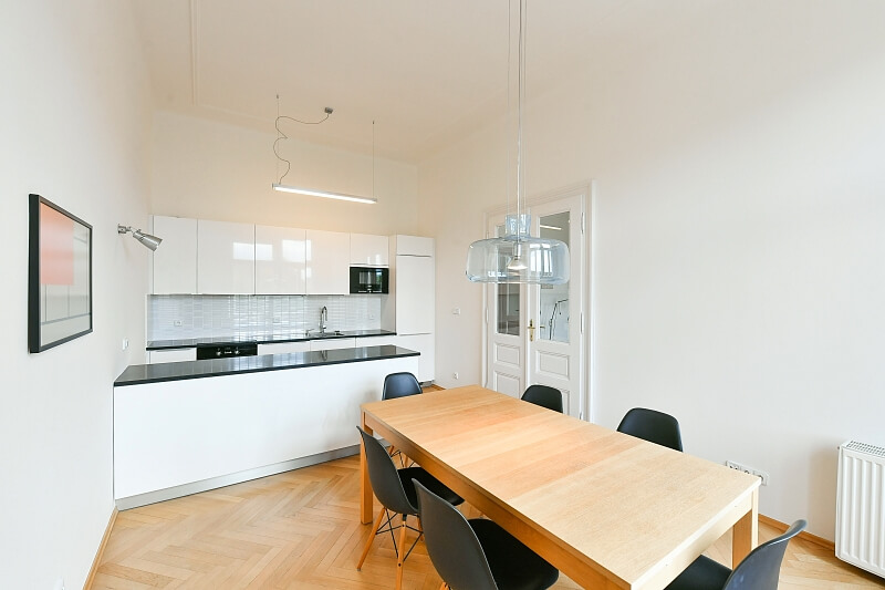 Masarykovo nábřeží, Nové Město - Praha 1 | Pronájem, Byt 2+1, 80 m²