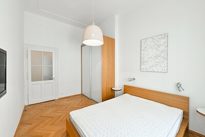 Masarykovo nábřeží, Nové Město - Praha 1 | Pronájem, Byt 2+1, 80 m²