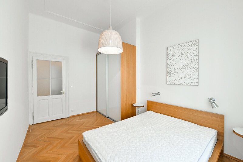 Masarykovo nábřeží, Nové Město - Praha 1 | Pronájem, Byt 2+1, 80 m²