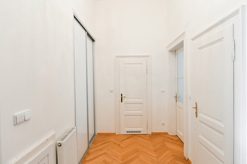 Masarykovo nábřeží, Nové Město - Praha 1 | Pronájem, Byt 2+1, 80 m²