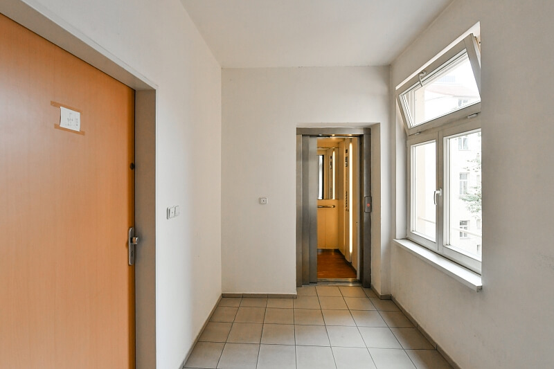Havlíčkovo náměstí, Žižkov - Prague 3 | Rent, Apartment Studio (1+kk), 44 m²