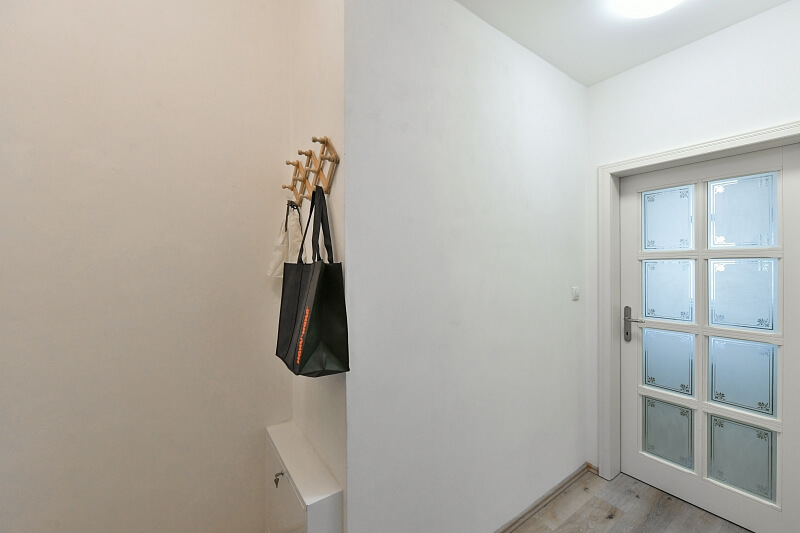 Na Spojce, Vršovice - Prague 10 | Rent, Apartment One-bedroom (2+kk), 43 m²