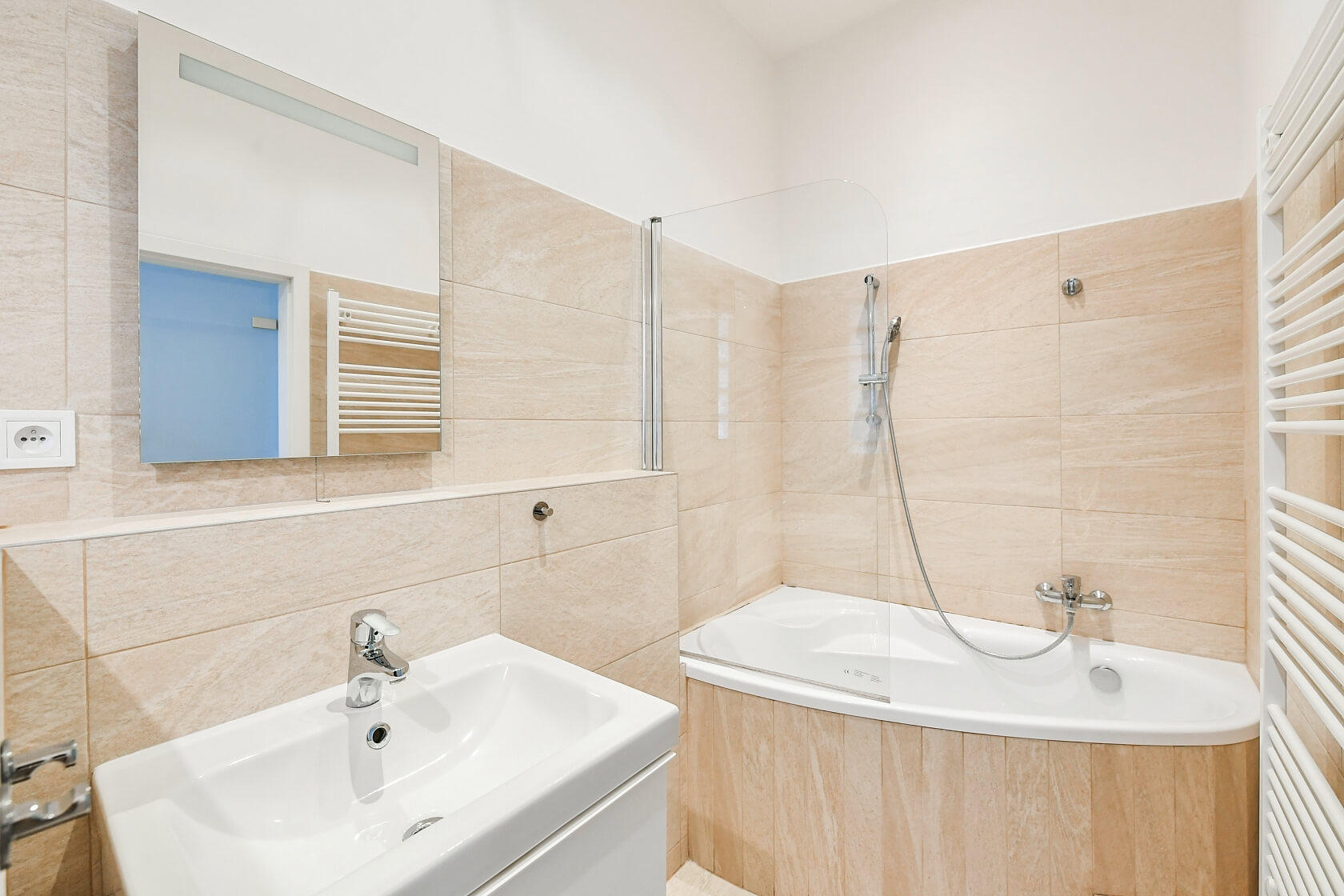Vítkova, Karlín - Prague 8 | Rent, Apartment One-bedroom (2+kk), 78 m²