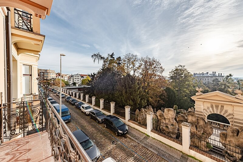 U Havlíčkových sadů, Vinohrady - Prague 2 | Rent, Apartment One-bedroom (2+1), 94 m²