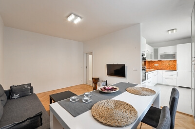 Na Vrcholu, Žižkov - Praha 3 | Pronájem, Byt 2+kk, 53 m²