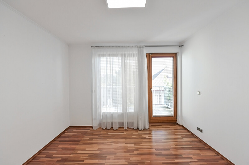 Flajská, Strašnice - Prague 10 | Rent, Apartment Three-bedroom (4+1), 112 m²