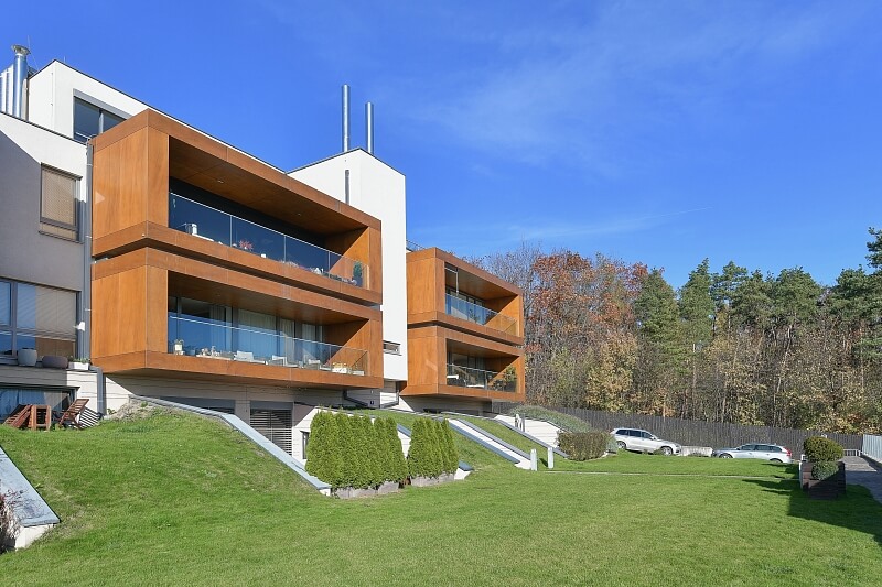 Mezitraťová, Hrdlořezy - Prague 9 | Rent, Apartment Two-bedroom (3+kk), 140 m²