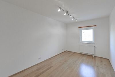 Mezitraťová, Hrdlořezy - Prague 9 | Rent, Apartment Two-bedroom (3+kk), 140 m²