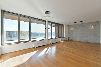 Mezitraťová, Hrdlořezy - Praha 9 | Pronájem, Byt 3+kk, 140 m²