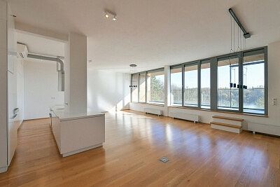 Mezitraťová, Hrdlořezy - Praha 9 | Pronájem, Byt 3+kk, 140 m²