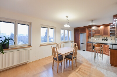 U kombinátu, Strašnice - Prague 10 | Rent, Apartment Three-bedroom (4+kk), 105 m²