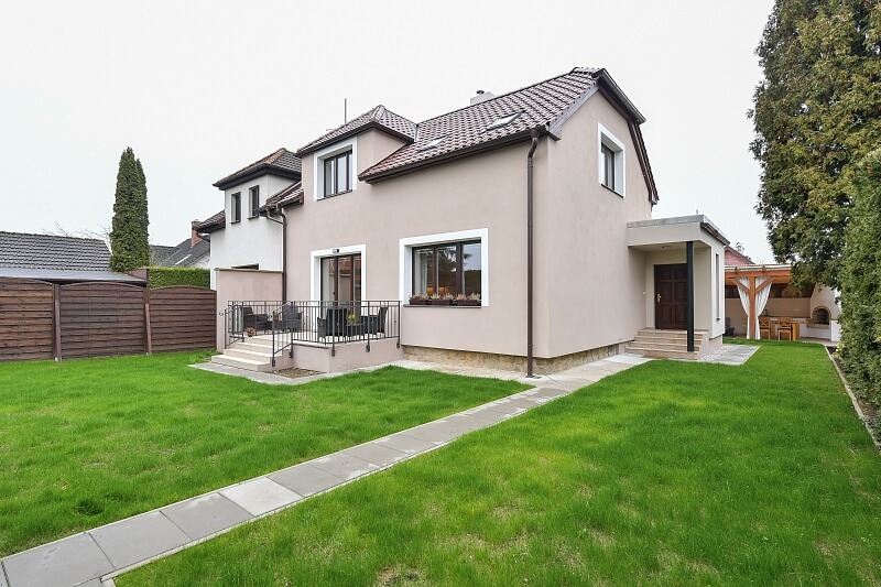 Bělušická, Újezd nad Lesy - Prague 9 | Rent, House Three-bedroom (4+kk), 154 m²