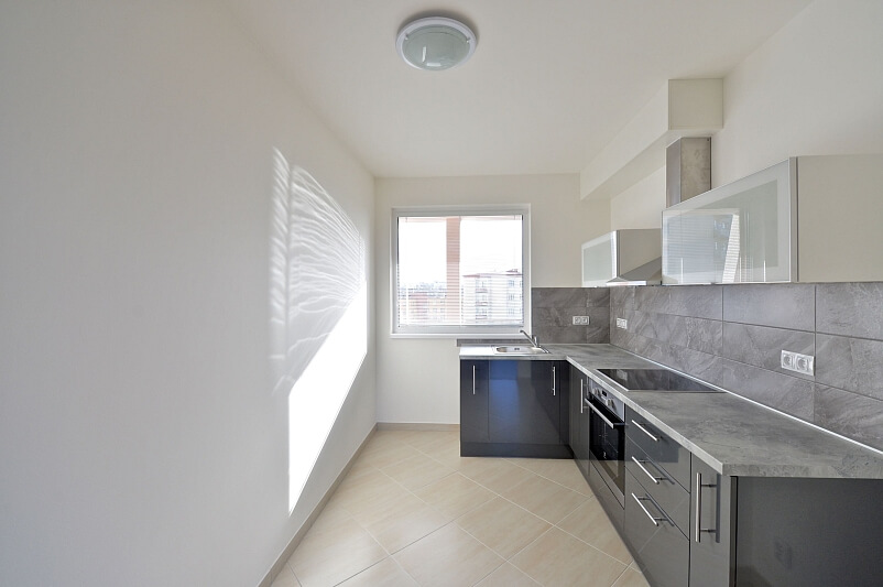 Švehlova, Záběhlice - Prague 10 | Rent, Apartment One-bedroom (2+kk), 72 m²