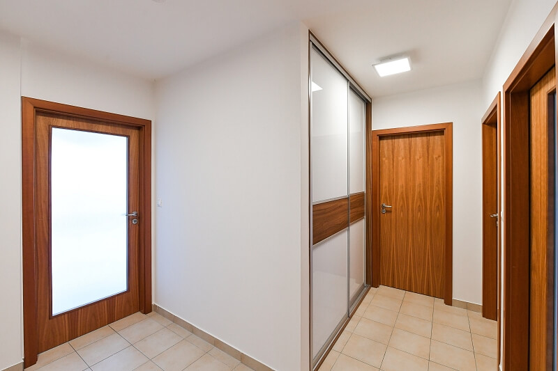 V bytovkách, Uhříněves - Prague 10 | Rent, Apartment Two-bedroom (3+kk), 143 m²