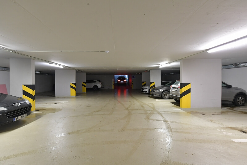 V Bytovkách, Uhříněves - Praha 10 | Pronájem, Byt 3+kk, 143 m²