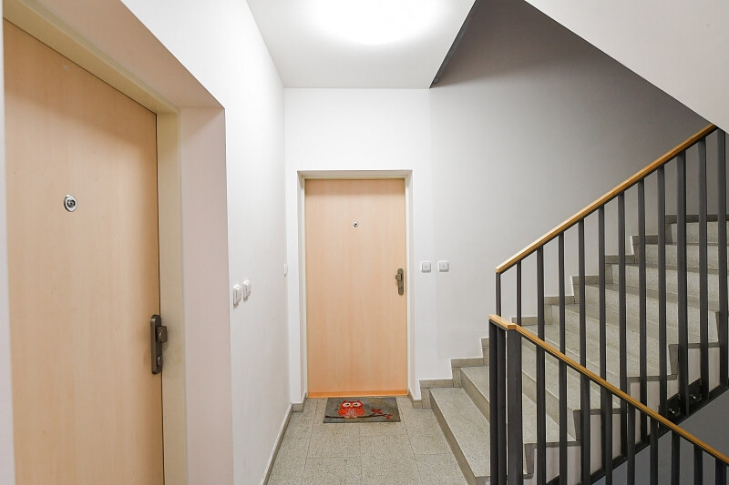 V bytovkách, Uhříněves - Prague 10 | Rent, Apartment Two-bedroom (3+kk), 143 m²