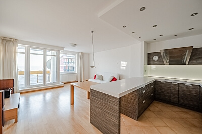 Nad Okrouhlíkem, Libeň - Prague 8 | Sale, Apartment Two-bedroom (3+kk), 91 m²