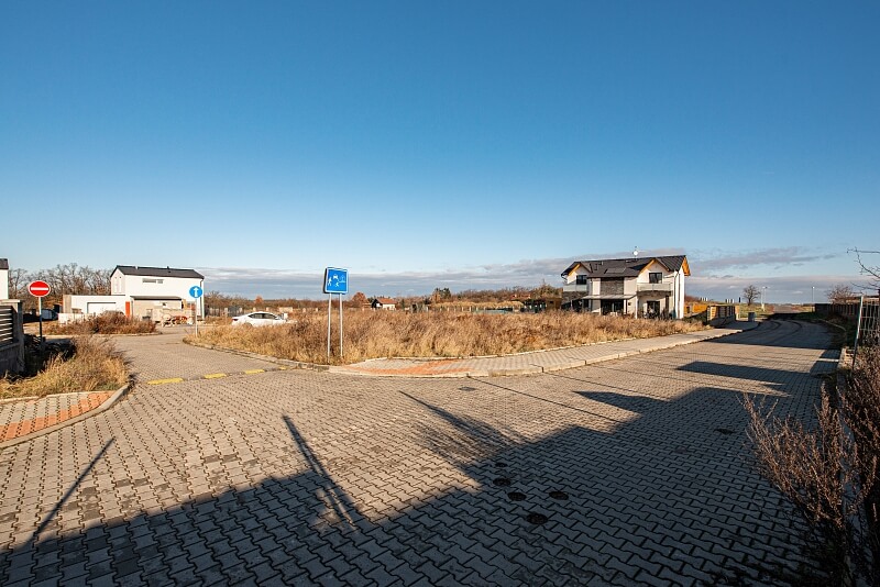 K Menhiru, Horoměřice - Praha-západ | Sale, Land, 661 m²