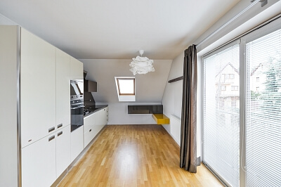 Pod Areálem, Šterboholy - Prague 10 | Rent, Apartment Three-bedroom (4+kk), 140 m²