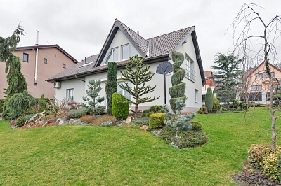 Pod Areálem, Šterboholy - Prague 10 | Rent, Apartment Three-bedroom (4+kk), 140 m²