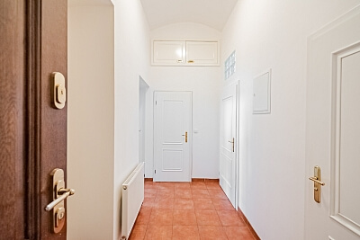 Nad Štolou, Holešovice - Praha 7 | Pronájem, Byt 2+kk, 48 m²