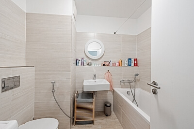 Učňovská, Hrdlořezy - Praha 9 | Pronájem, Byt 2+kk, 53 m²