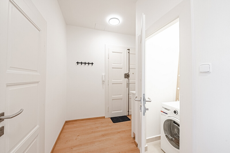 U Garáží, Holešovice - Prague 7 | Rent, Apartment One-bedroom (2+kk), 58 m²