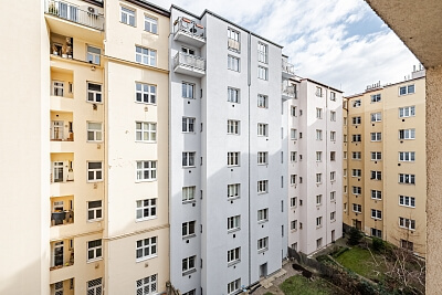 U Garáží, Holešovice - Praha 7 | Pronájem, Byt 2+kk, 58 m²