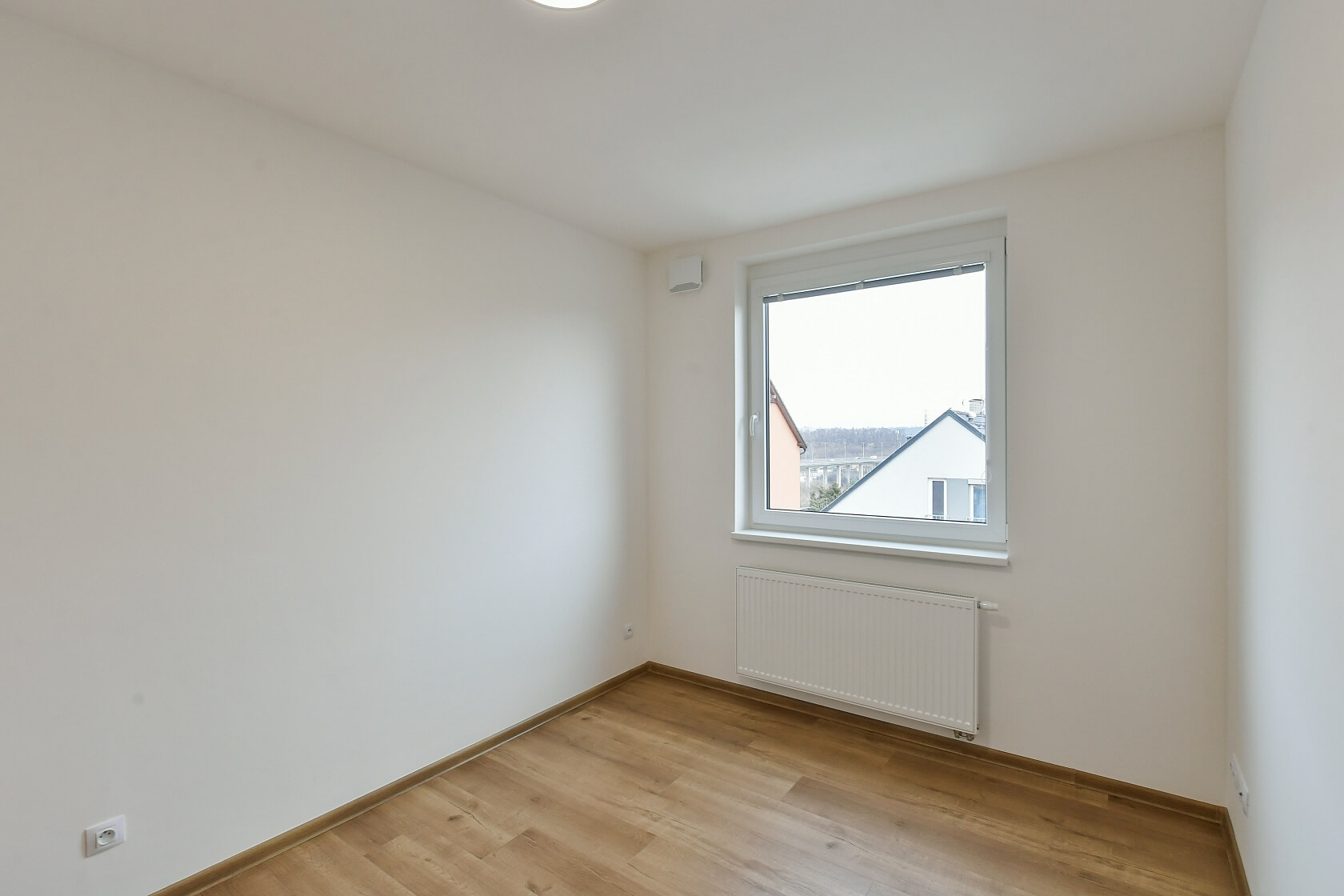 Třešňová, Hloubětín - Praha 9 | Pronájem, Byt 2+kk, 44 m²