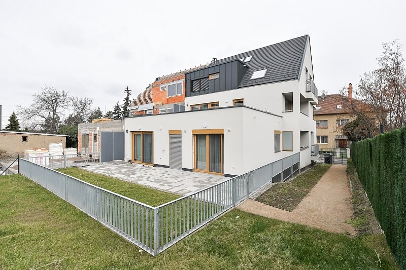 Třešňová, Hloubětín - Praha 9 | Pronájem, Byt 2+kk, 44 m²