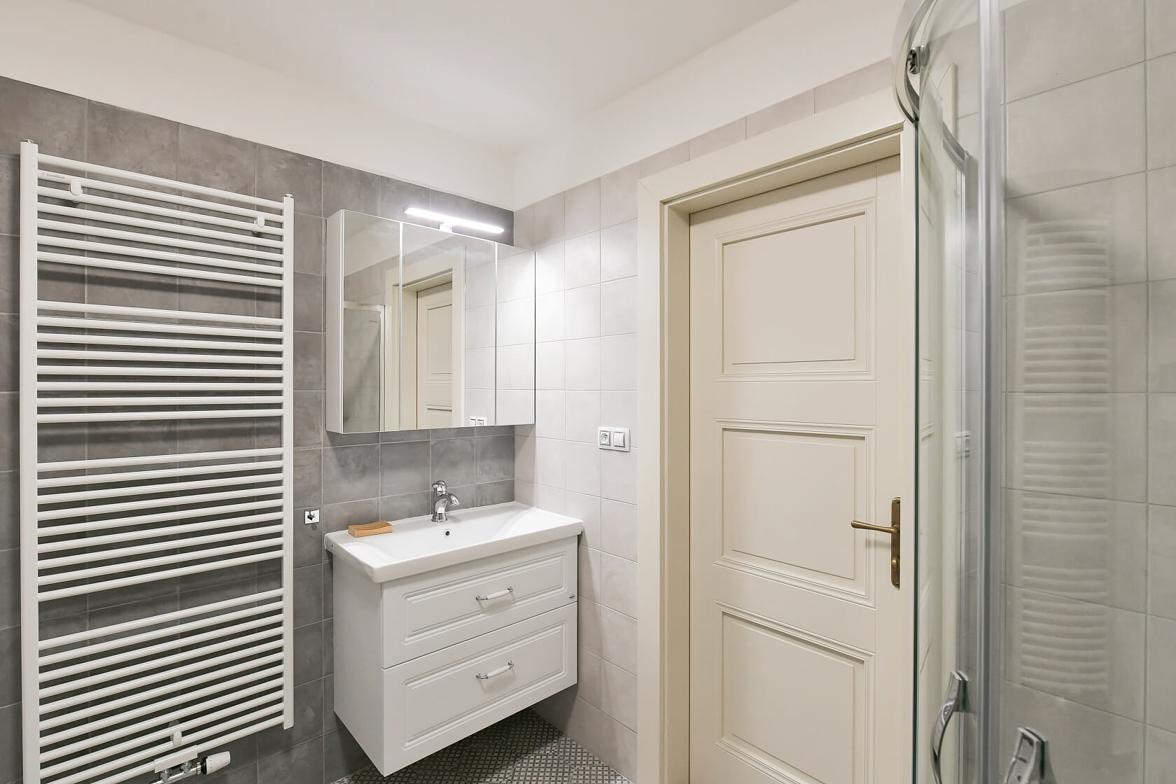 Revoluční, Nové Město - Praha 1 | Pronájem, Byt 2+kk, 63 m²