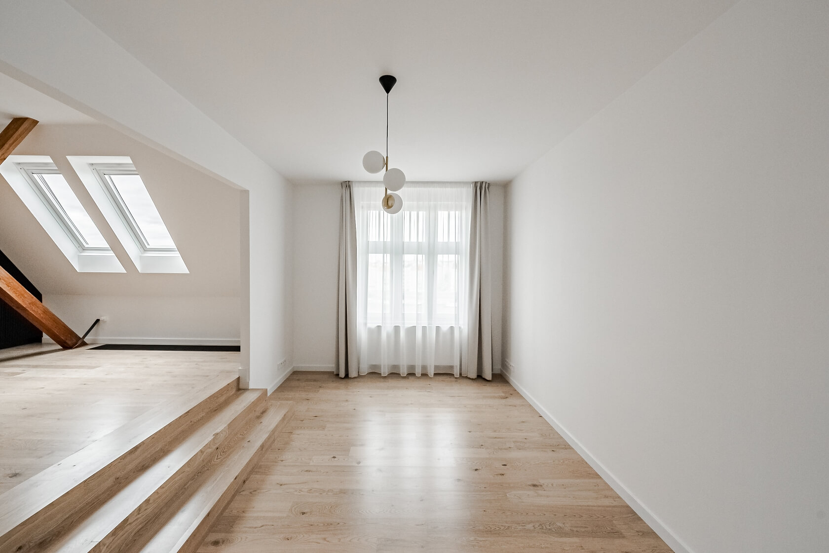 Janáčkovo nábřeží, Smíchov - Prague 5 | Rent, Apartment One-bedroom (2+kk), 101 m²