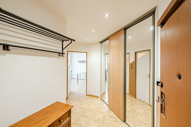 U Sluncové, Karlín - Prague 8 | Sale, Apartment Two-bedroom (3+kk), 74 m²