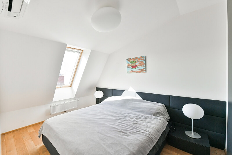 Žižkovo náměstí, Žižkov - Prague 3 | Rent, Apartment Two-bedroom (3+kk), 73 m²