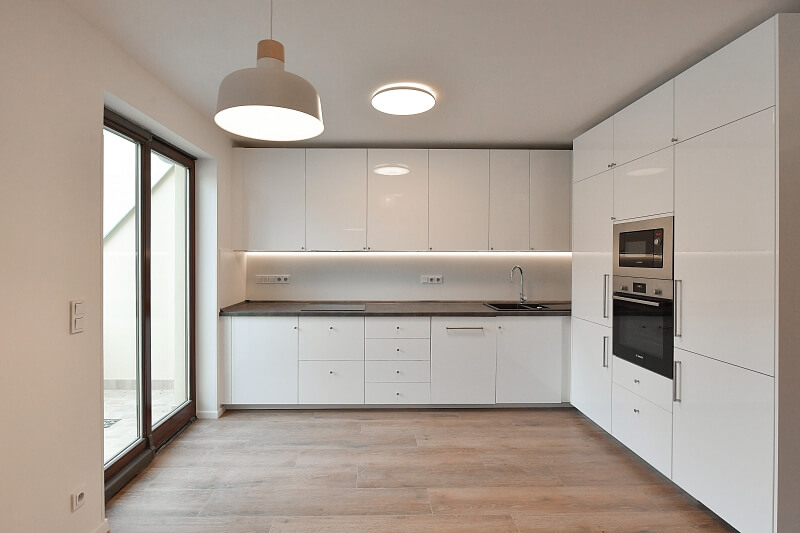 Bulharská, Vršovice - Prague 10 | Rent, Apartment Three-bedroom (4+kk), 158 m²