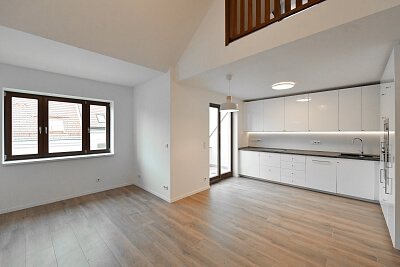 Bulharská, Vršovice - Prague 10 | Rent, Apartment Three-bedroom (4+kk), 158 m²