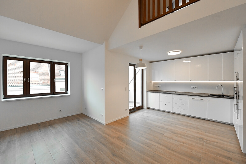 Bulharská, Vršovice - Prague 10 | Rent, Apartment Three-bedroom (4+kk), 158 m²