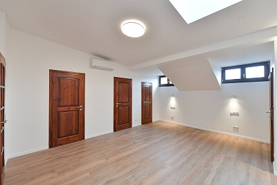 Bulharská, Vršovice - Prague 10 | Rent, Apartment Three-bedroom (4+kk), 158 m²