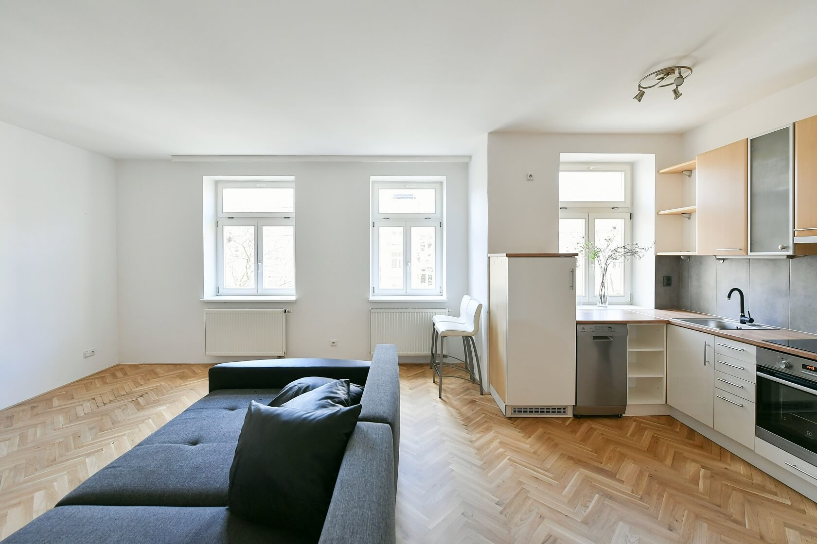 U Havlíčkových sadů, Vinohrady - Praha 2 | Pronájem, Byt 2+kk, 77 m²