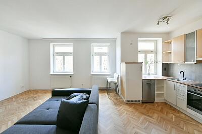 U Havlíčkových sadů, Vinohrady - Prague 2 | Rent, Apartment One-bedroom (2+kk), 77 m²