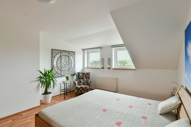 Dobříčská, Nučice - Praha-západ | Sale, House Three-bedroom (4+kk), 132 m²